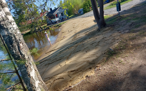Vesikiven uimapaikan siivous 2023 toukokuu Vesikiven uimapaikan siivous 2023 toukokuu